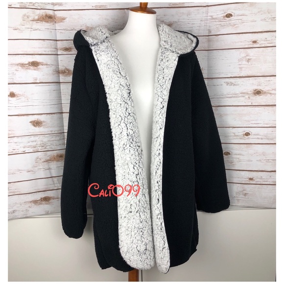 New Victoria's Secret VS Pink Sherpa Reversible Cardigan M/L - Picture 5 of 7